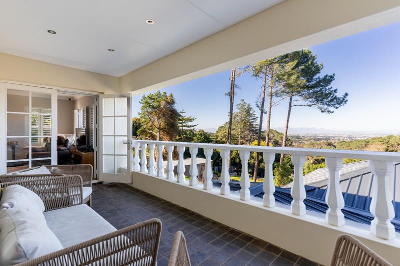 4 Bedroom Property for Sale in Constantia Western Cape